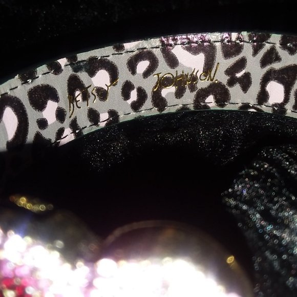 Betsey Johnson Rhinestone Heart Bracelet - Picture 4 of 4